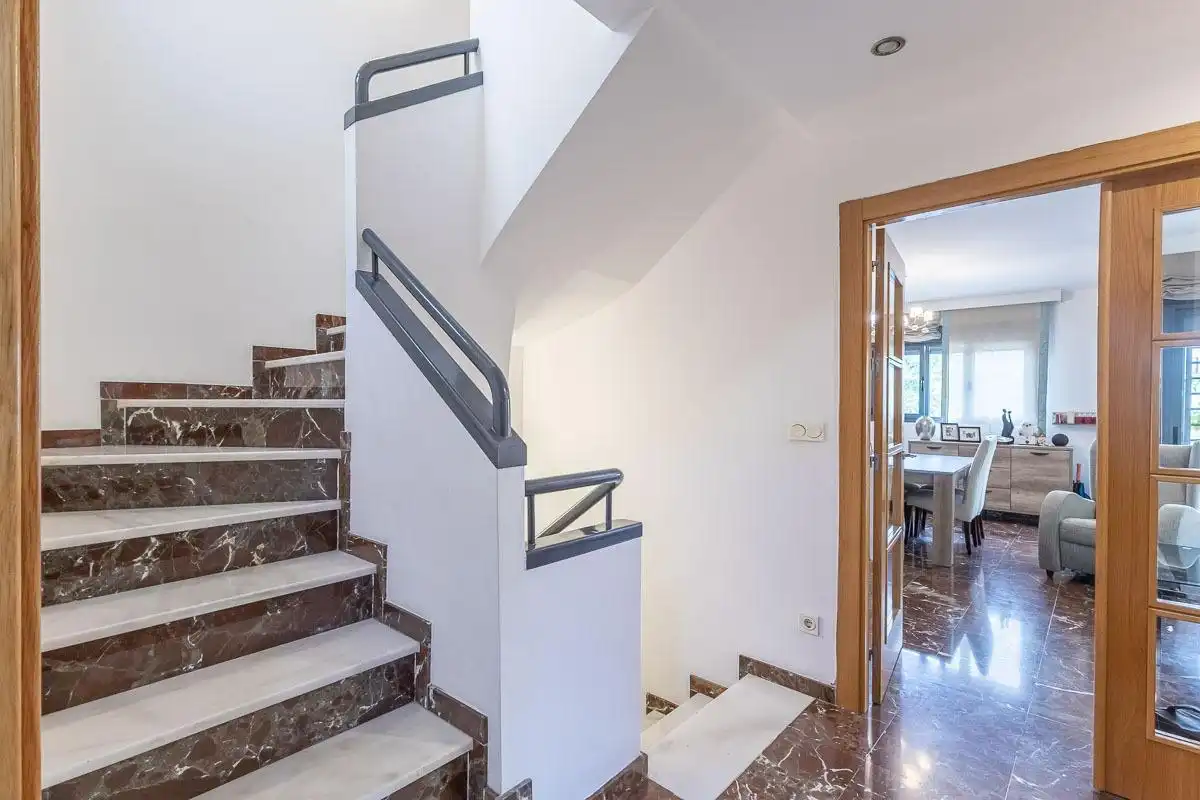 Detached homes for sale in Poniente