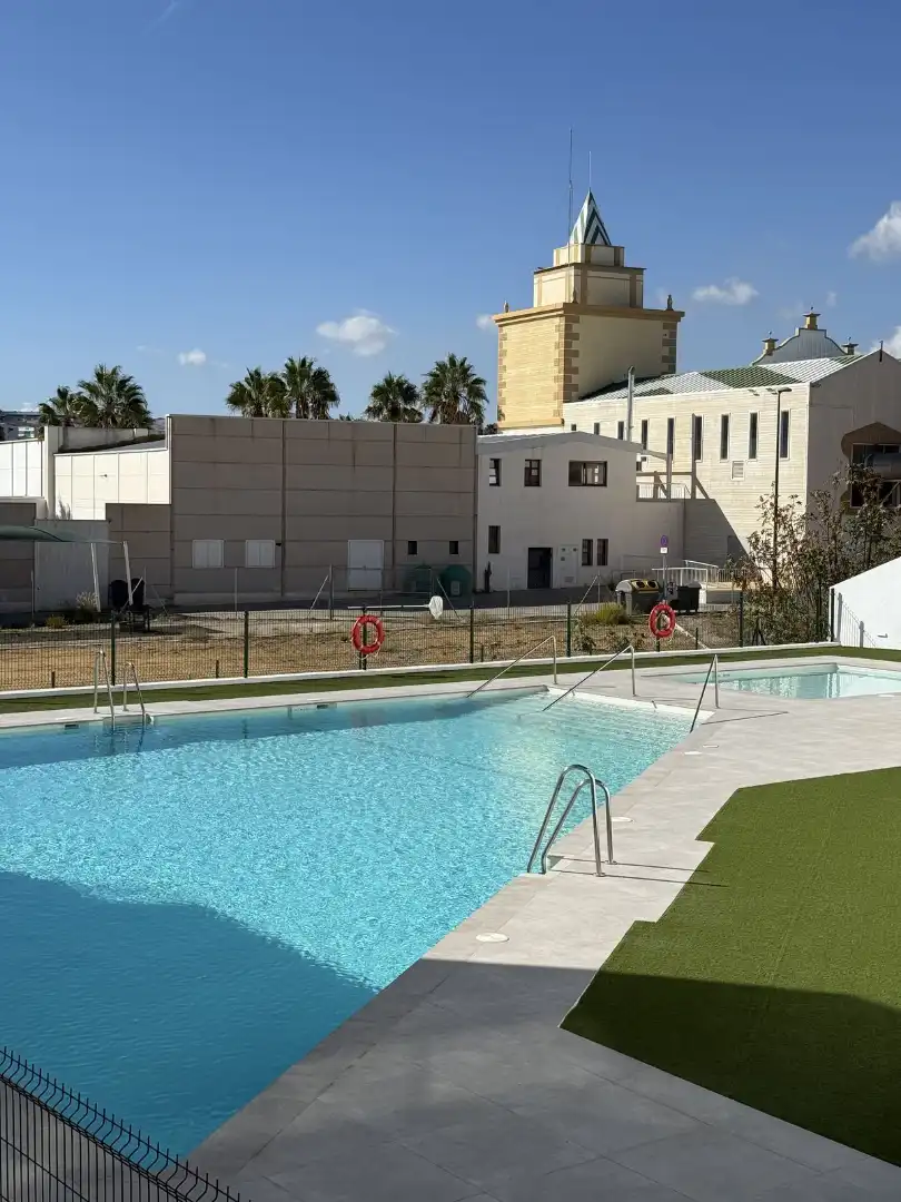 Piscina de Pis en venda en Estepona amb Aire condicionat, Terrassa i Internet