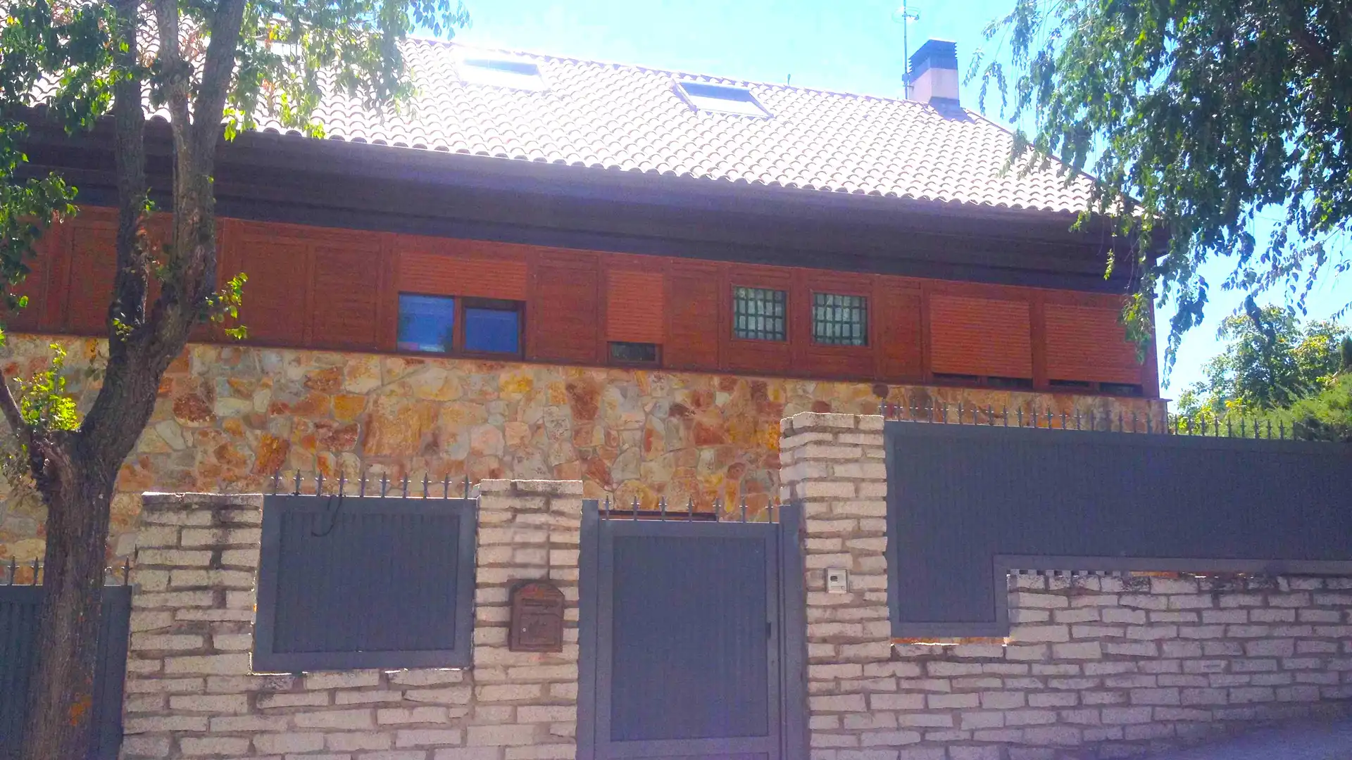 Vista exterior de Casa o chalet en venta en San Lorenzo de El Escorial