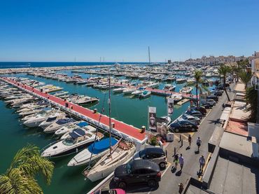 Àtic amb balcó en venda a Nueva Andalucía