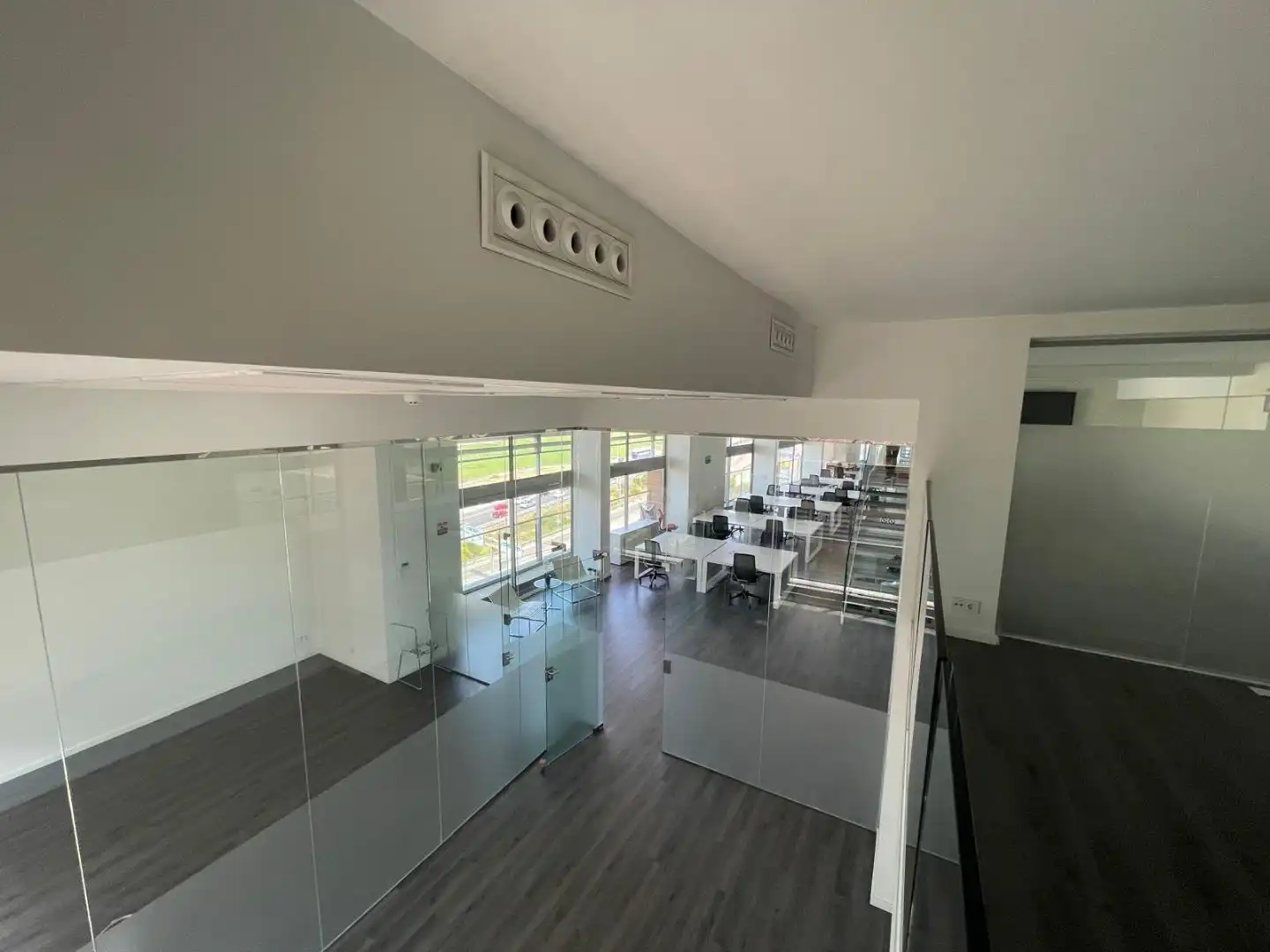Büro zur Miete in Xirivella mit Klimaanlage, Heizung und Terrasse