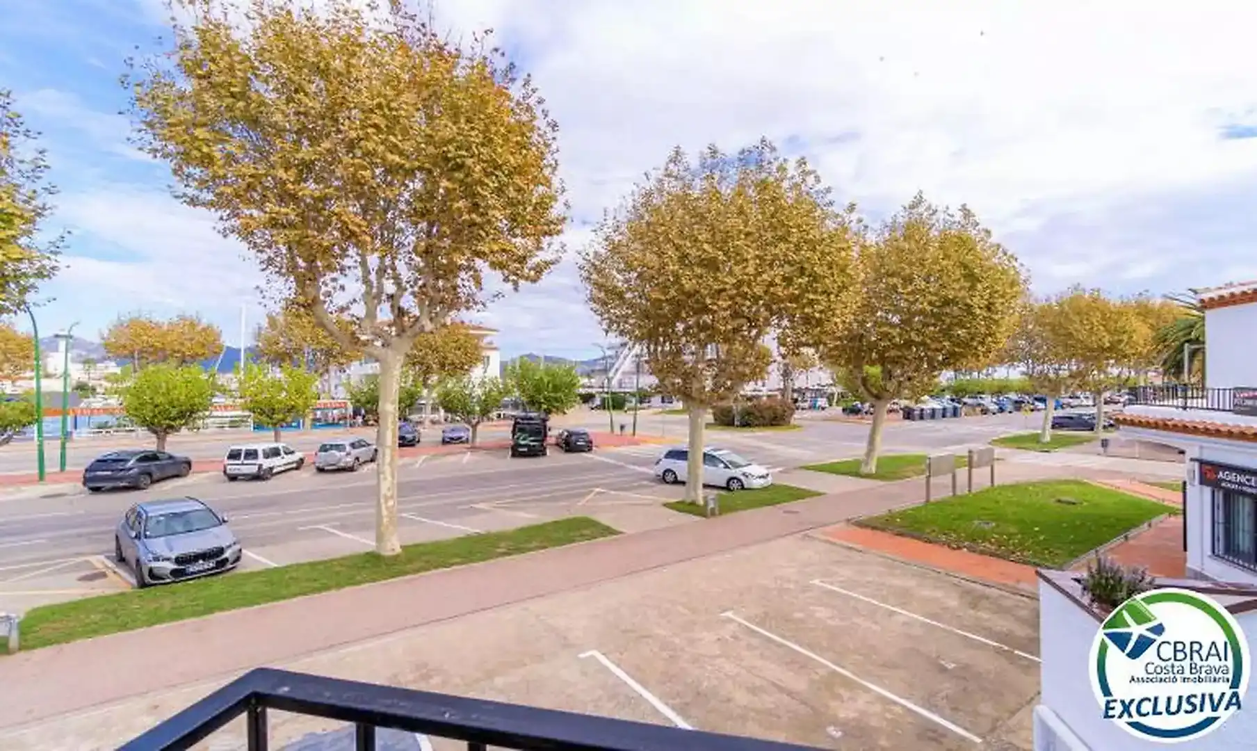 Aparcament de Pis en venda en Empuriabrava amb Aire condicionat, Calefacció i Terrassa
