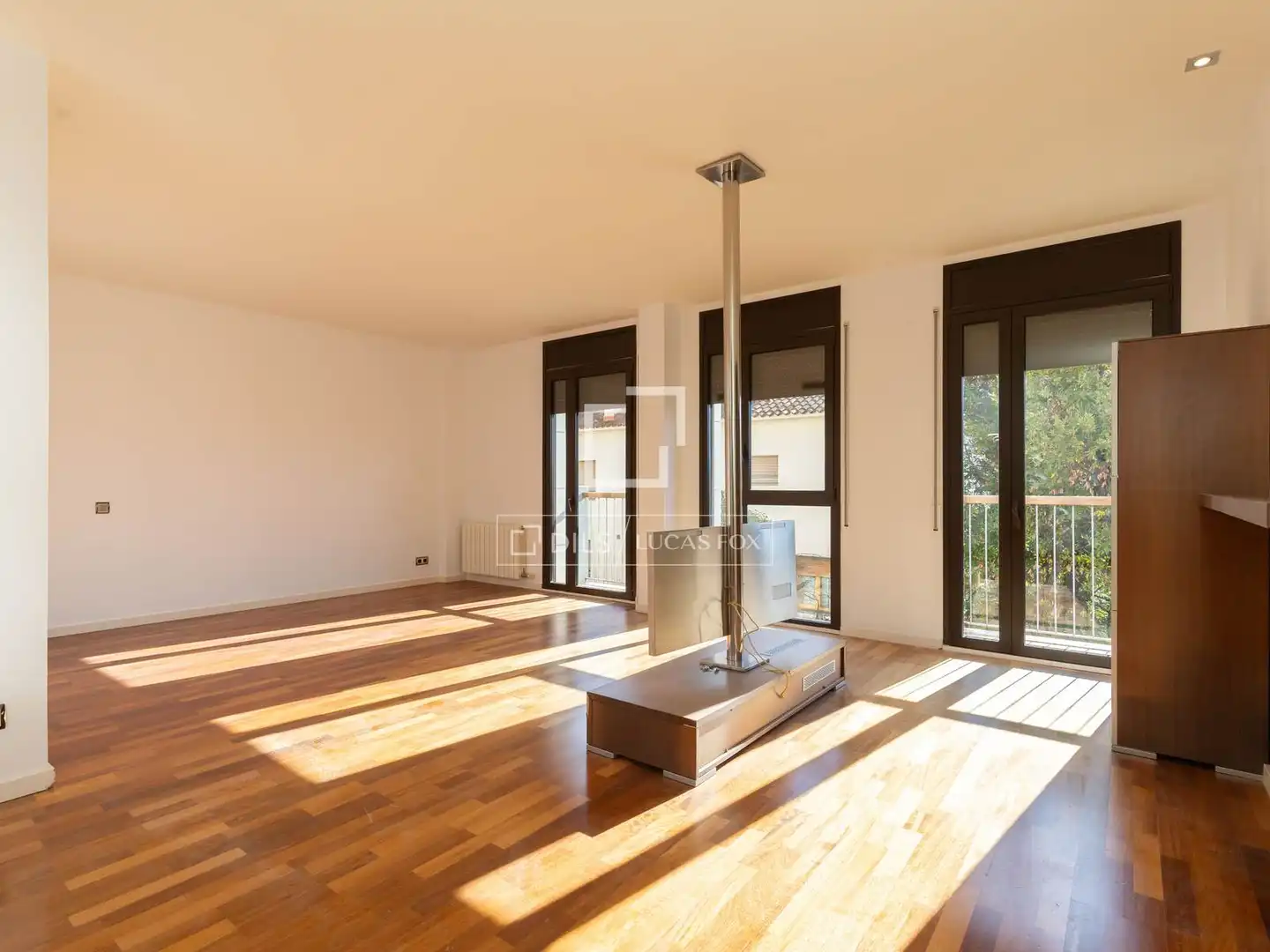Sala de estar de Piso en venta en Sant Just Desvern con Aire acondicionado y Balcón