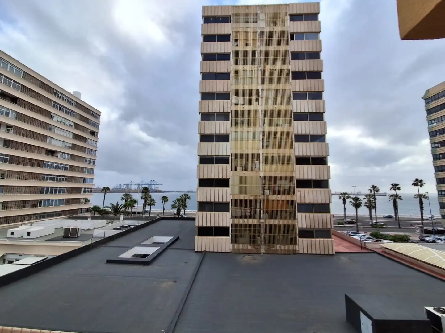 Vista exterior de Piso de alquiler en Las Palmas de Gran Canaria con Parquet, Horno y Balcón