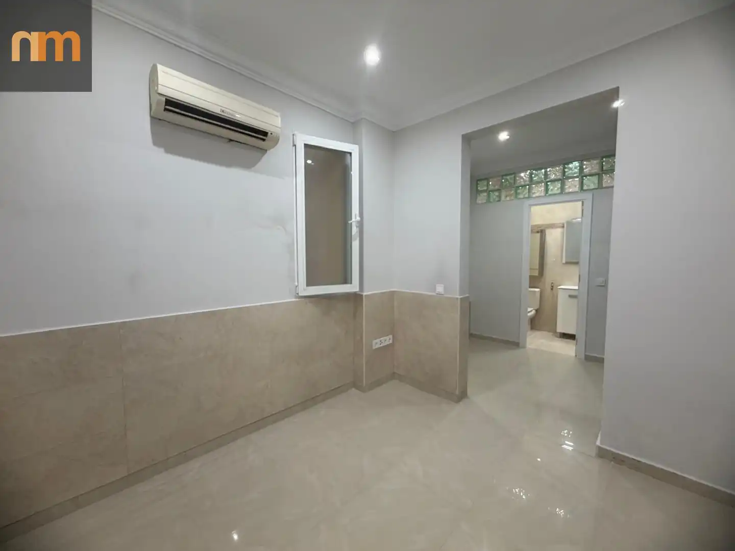 Ground floor for sale in Madrid  with Air Conditioner and Heating