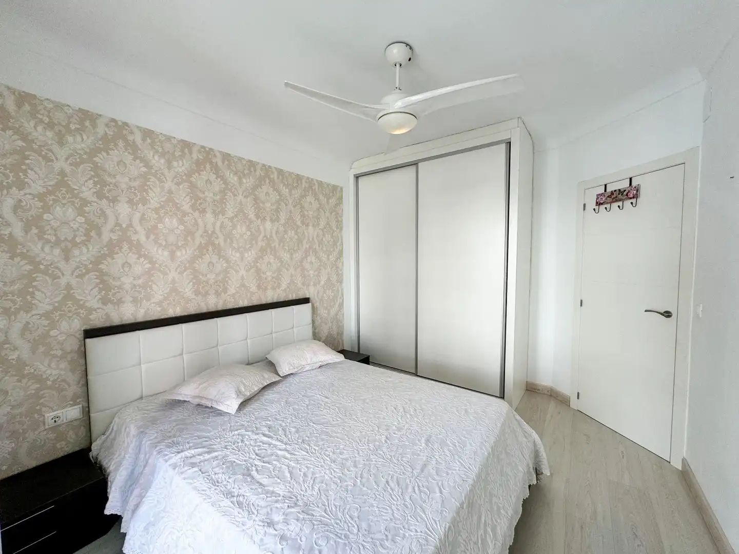 Habitación de Piso en venta en Torrevieja con Aire acondicionado, Terraza y Trastero