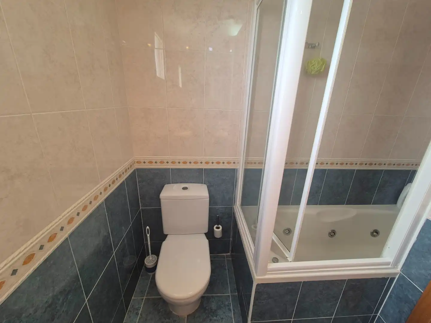 Bathroom of Flat for sale in Torrevieja  with Air Conditioner, Terrace and Storage room