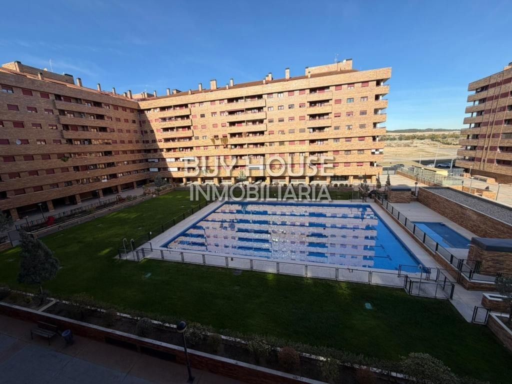 Piscina de Pis en venda en Seseña