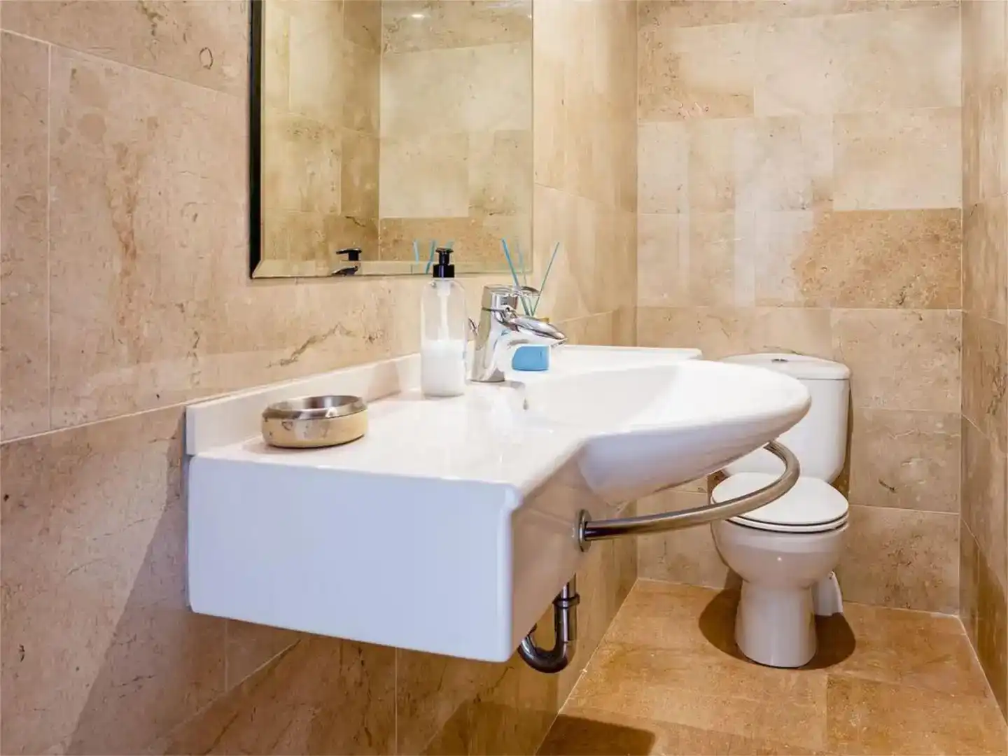 Baño de Finca rústica de alquiler en Lloret de Mar con Aire acondicionado, Jardín privado y Piscina