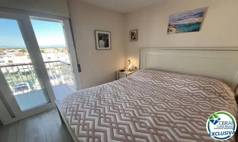 Dormitori de Apartament en venda en Empuriabrava amb Aire condicionat, Calefacció i Moblat