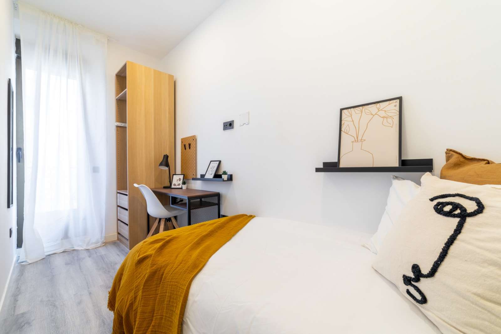 Bedroom of Flat to share in  Madrid Capital  with Air Conditioner and Terrace
