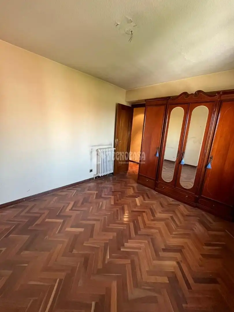 Habitación de Piso en venta en Madrid con Calefacción y Terraza