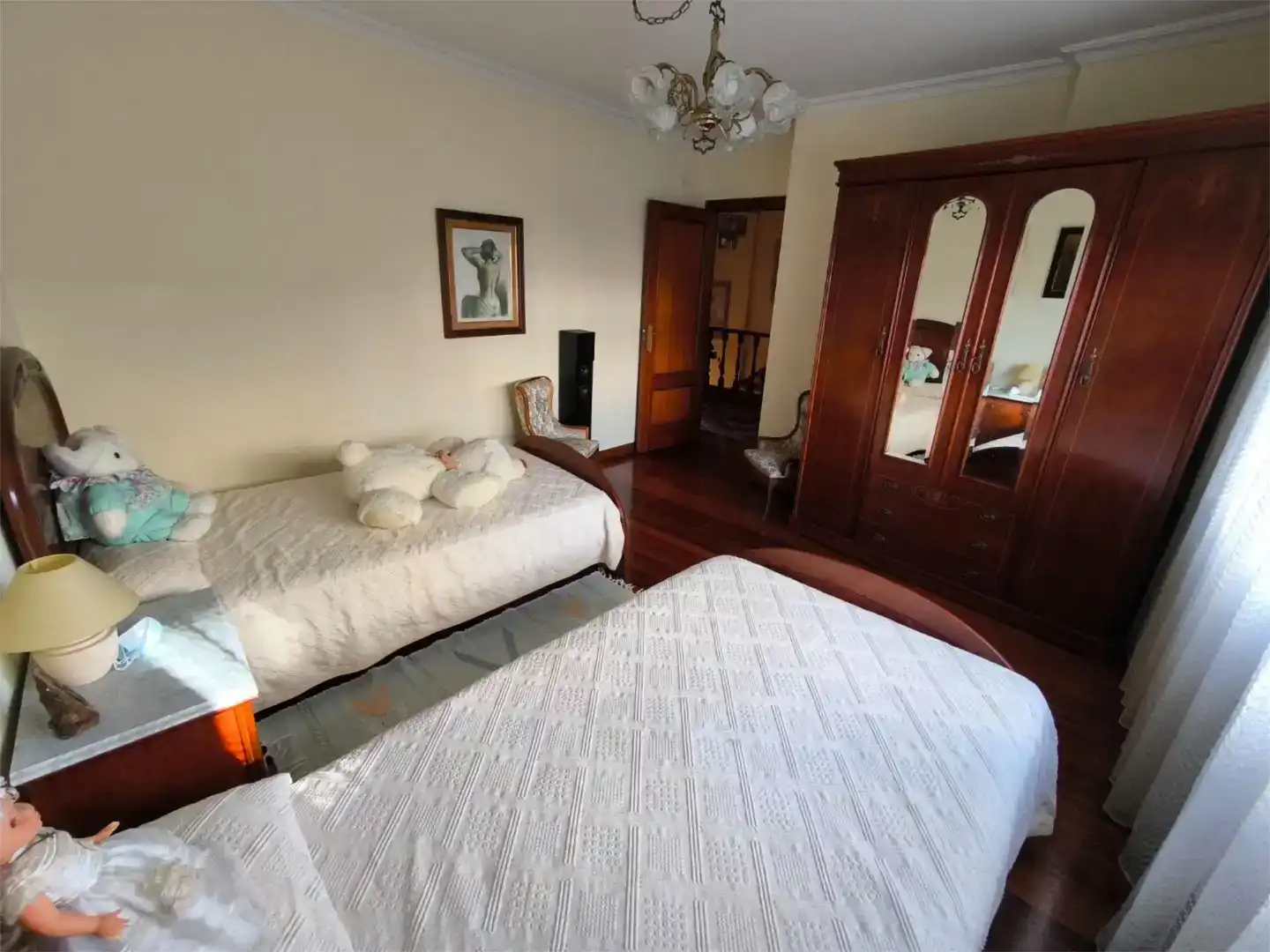 Habitación de Casa adosada en venta en Vigo  con Parquet, Trastero y Amueblado
