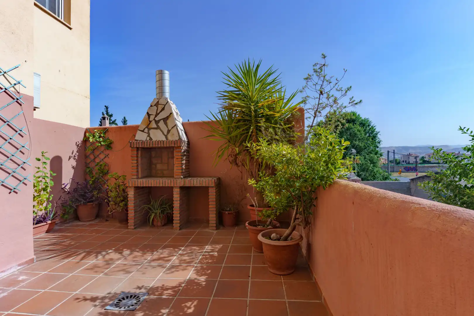 Terrasse von Einfamilien-Reihenhaus zum Verkauf in Ogíjares mit Klimaanlage, Heizung und Terrasse