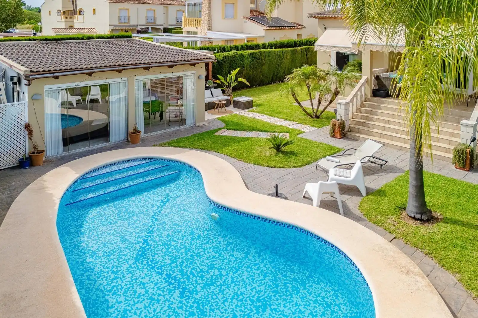 Casa o chalet de alquiler en Les Bovetes - La Felicidad