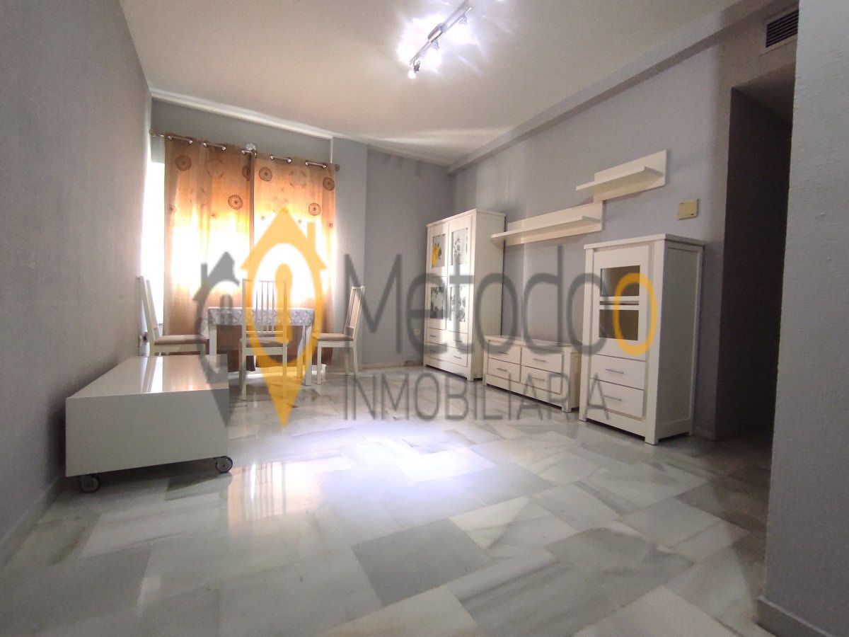 Exterior view of Flat for sale in  Sevilla Capital  with Air Conditioner