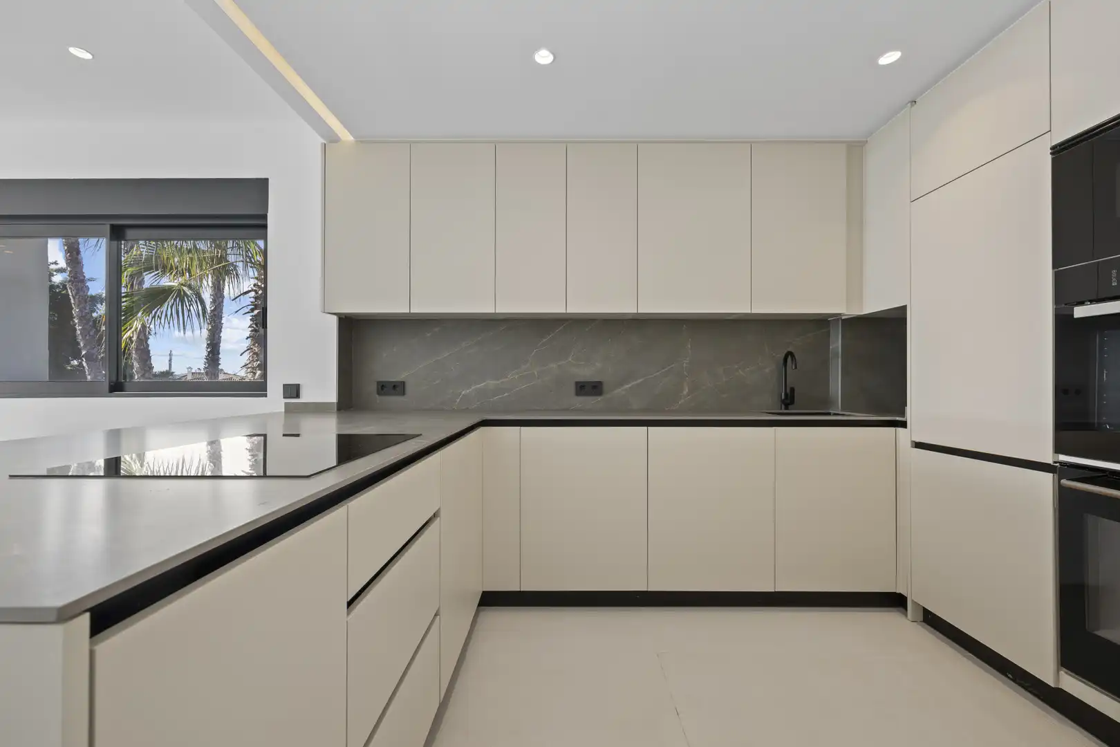 Cocina de Ático en venta en Estepona con Aire acondicionado, Terraza y Piscina