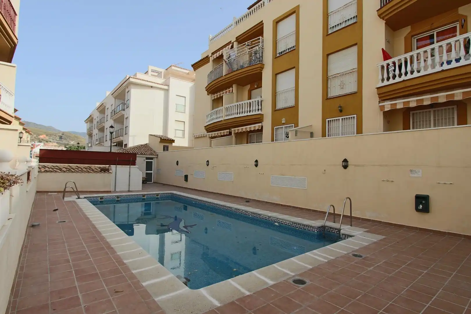 Piscina de Pis en venda en Gualchos amb Aire condicionat, Terrassa i Moblat