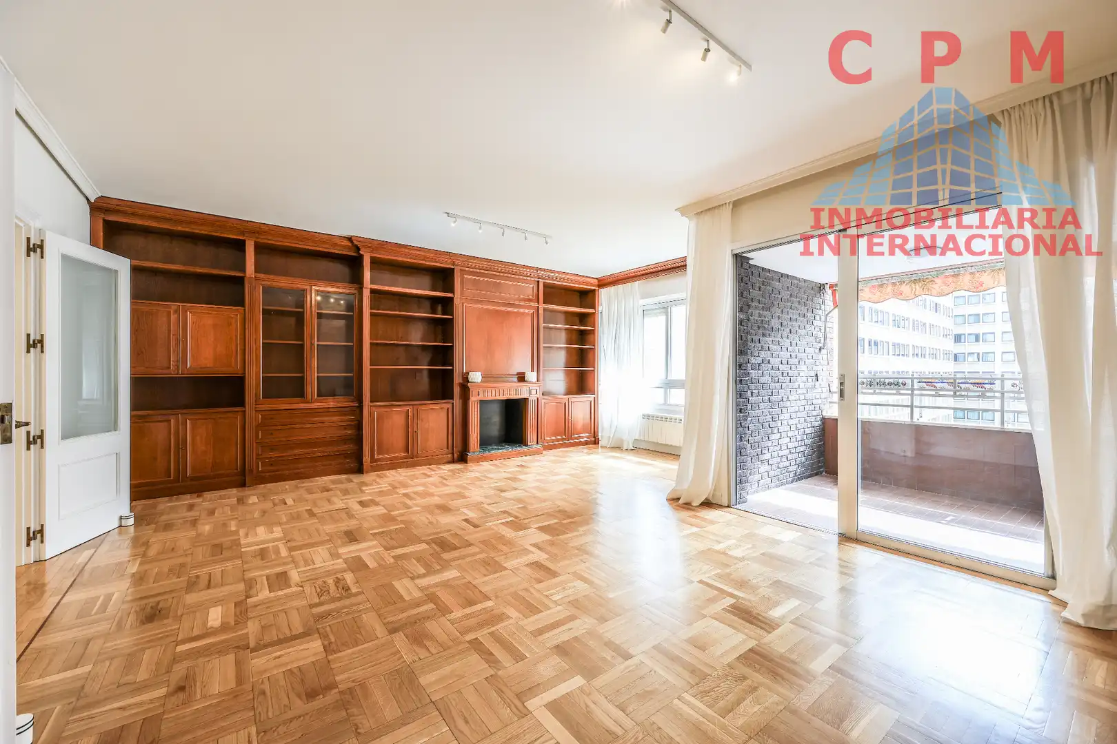 Wohnzimmer von Wohnung zur Miete in Madrid mit Klimaanlage, Heizung und Parkett
