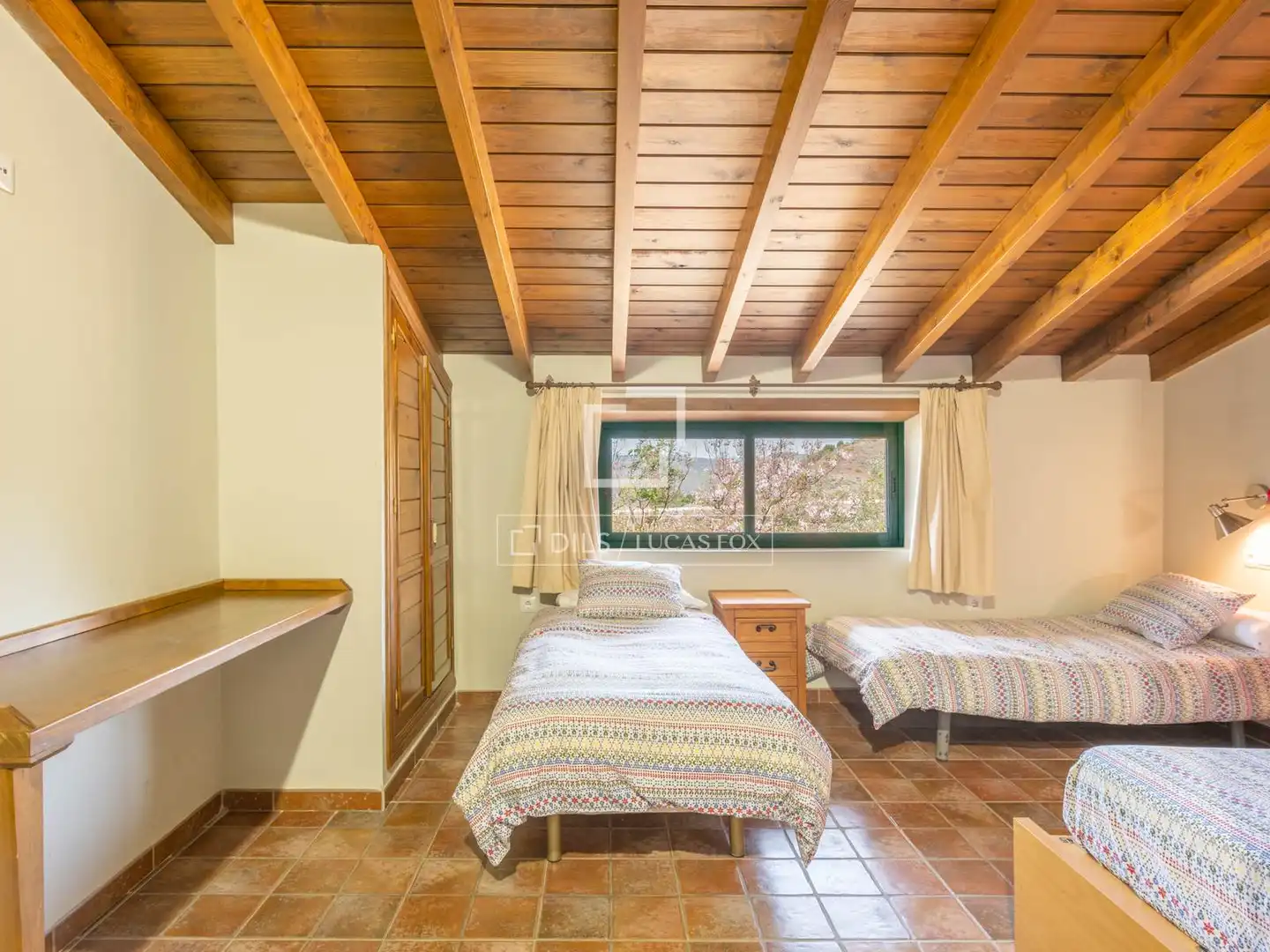 Dormitori de Finca rústica en venda en Málaga amb Jardí privat, Terrassa i Traster