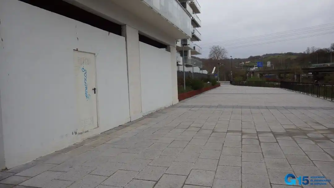 Local comercial en venta en Karabel Kalea