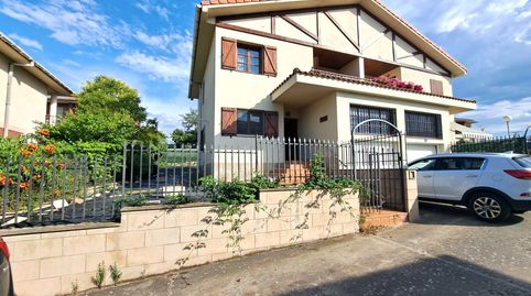 Oportunidad. Labastida (Álava). Amplio y luminoso chalet pareado con jardín privado en el precio de 285.000 €.