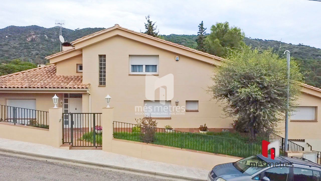 Vista exterior de Casa o xalet en venda en Teià amb Calefacció, Jardí privat i Traster