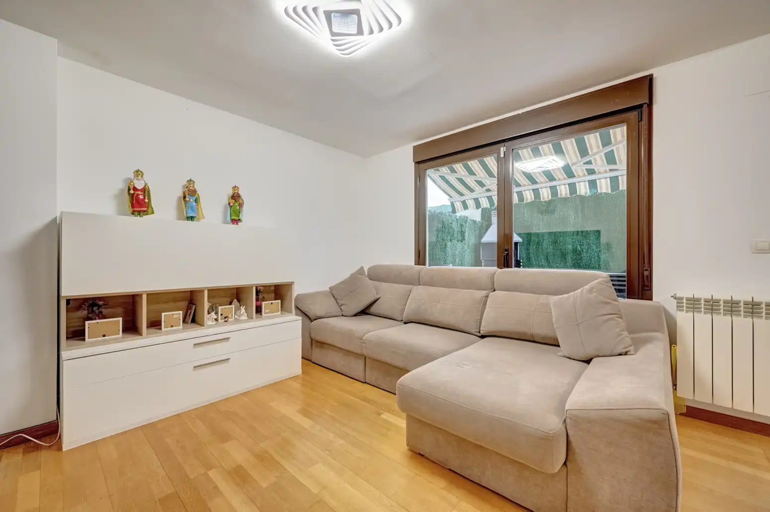 Living room of Attic for sale in Enériz / Eneritz  with Heating, Private garden and Parquet flooring