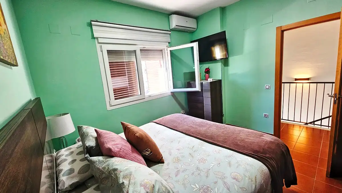 Habitación de Casa adosada en venta en Cortegana con Terraza y Trastero