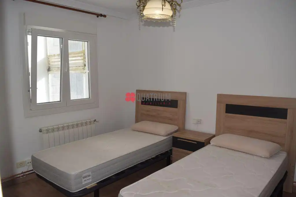 Habitación de Piso en venta en Santiago de Compostela  con Trastero