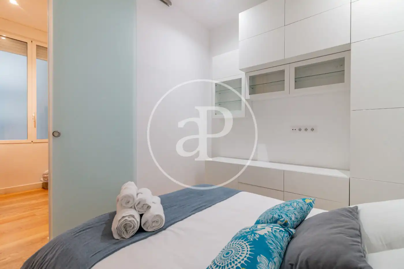 Schlafzimmer von Wohnung zur Miete in Madrid mit Klimaanlage, Heizung und Möbliert
