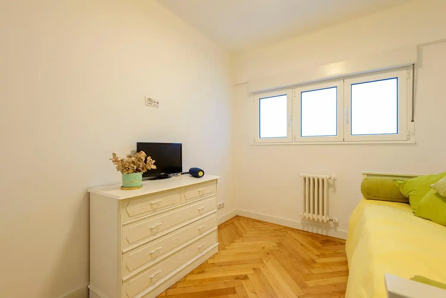 Habitación de Piso en venta en Oviedo  con Calefacción y Parquet
