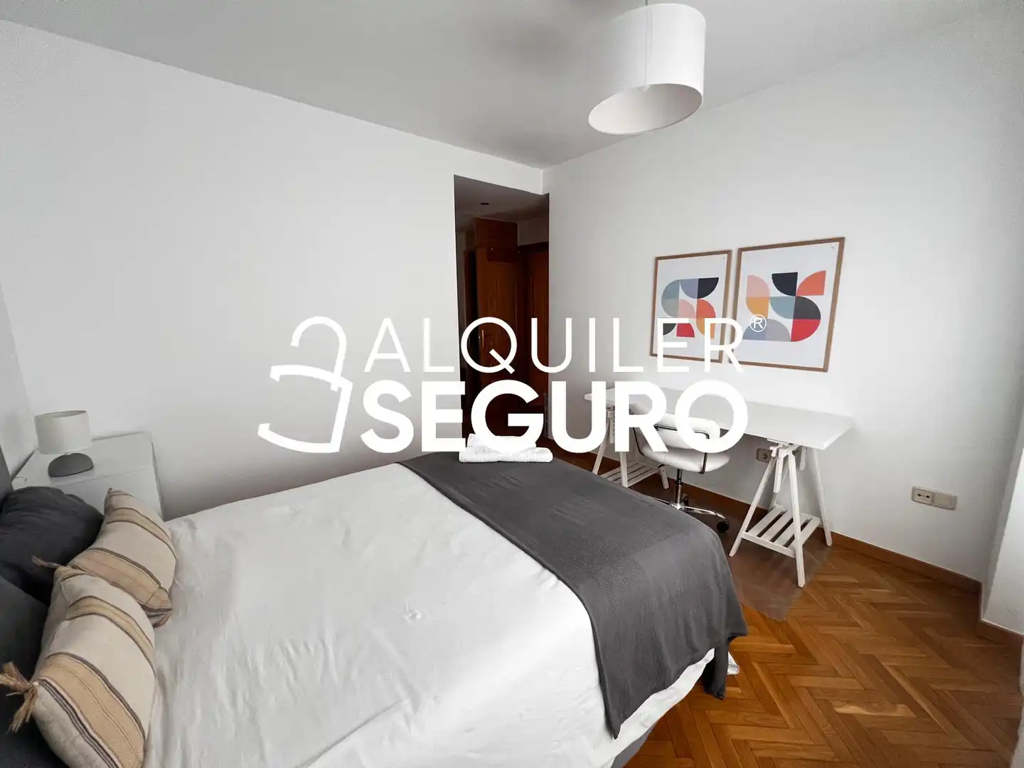 Habitación de Piso de alquiler en Madrid con Calefacción, Trastero y Amueblado