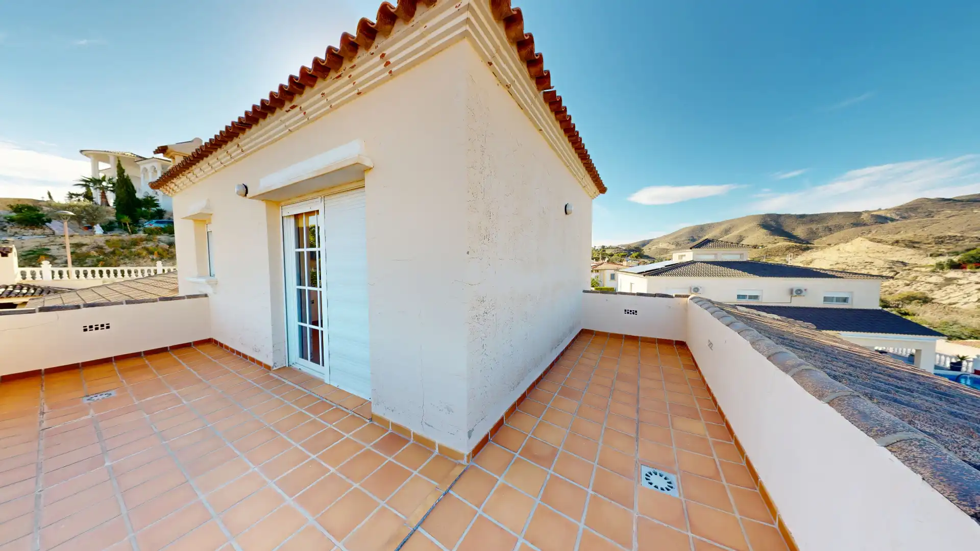 Terrassa de Casa o xalet en venda en El Campello amb Aire condicionat, Calefacció i Jardí privat