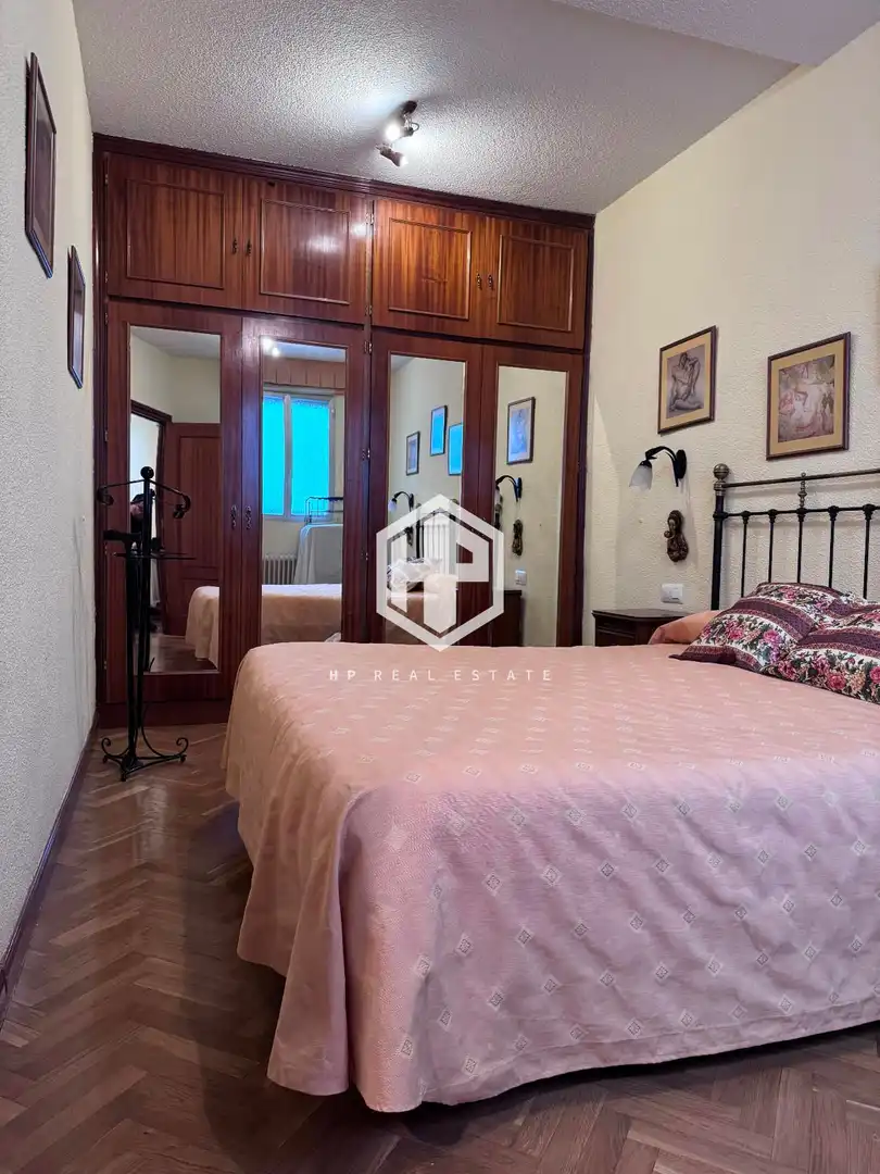 Habitación de Piso en venta en Madrid con Calefacción