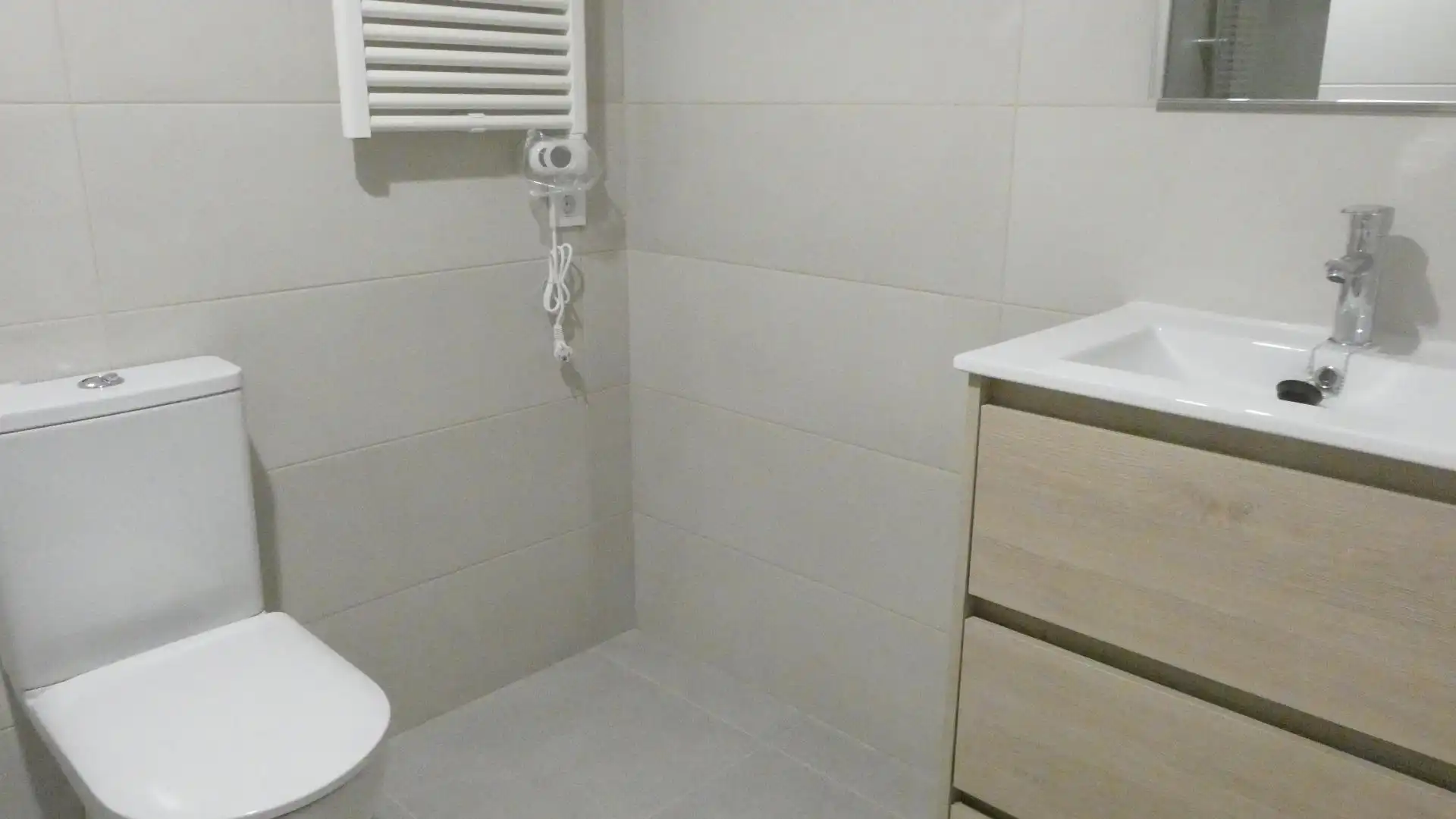 Baño de Piso de alquiler en Utebo con Calefacción y Terraza