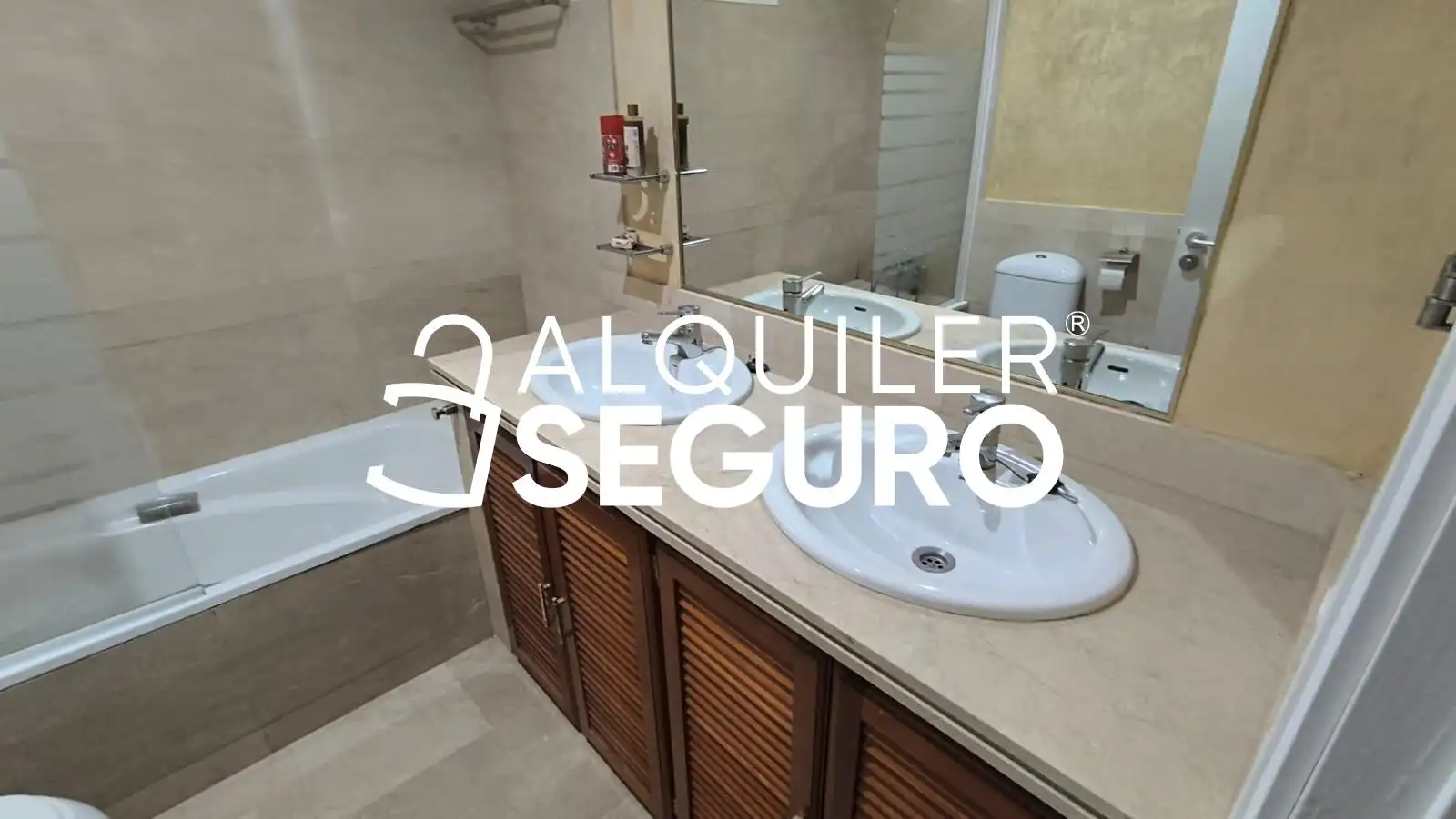 Baño de Casa o chalet de alquiler en Almensilla con Trastero, Piscina y Amueblado
