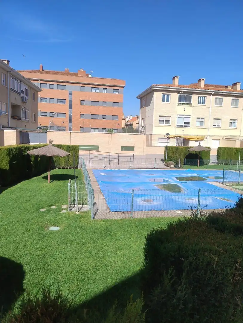 Piscina de Pis en venda en Ciudad Real amb Aire condicionat, Calefacció i Traster