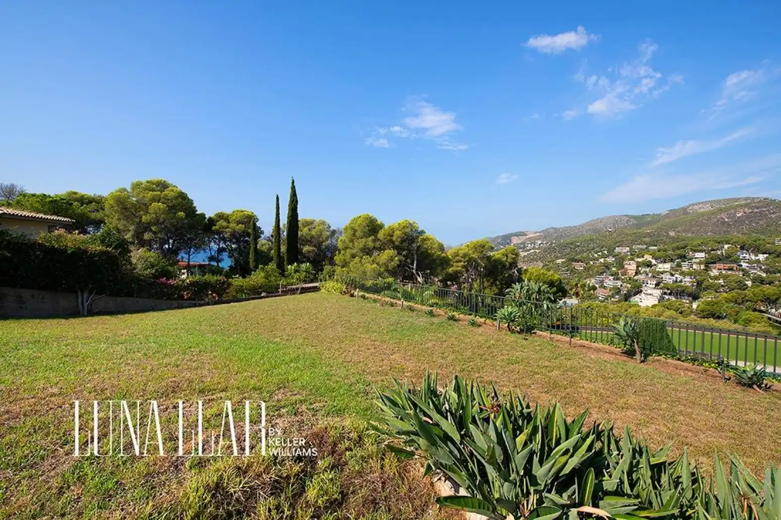 Garden of Houses for sale in Castelldefels  with Air Conditioner and Parquet flooring