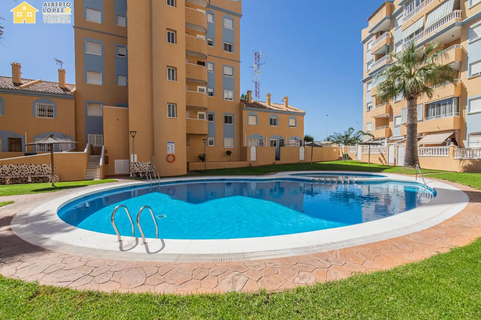 Bungalow with terrace for sale in Los Arenales del Sol, imagen 41