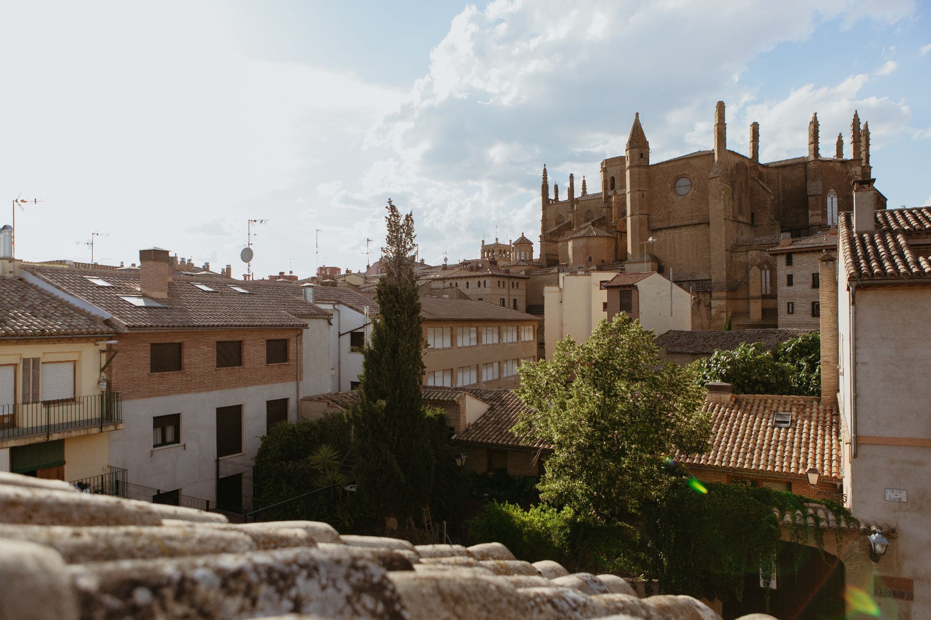 Exterior view of Attic for sale in  Huesca Capital  with Air Conditioner