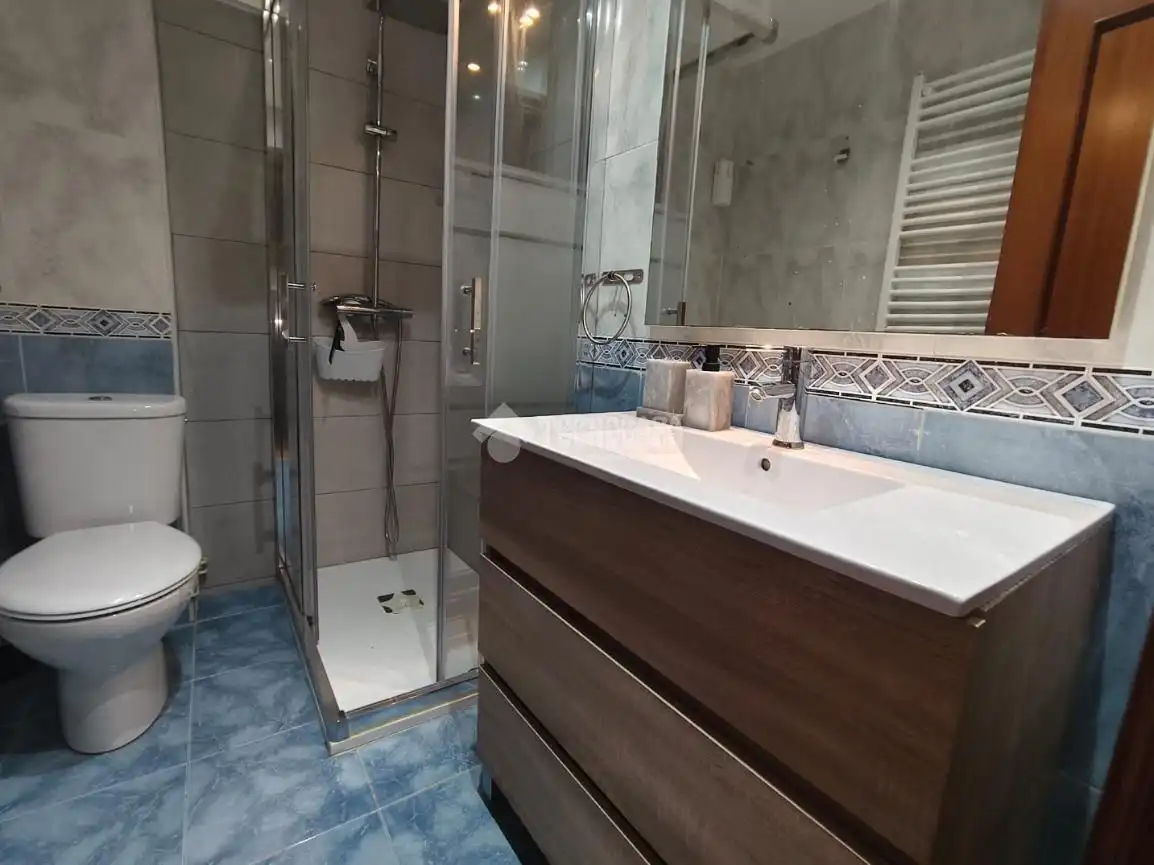 Bathroom of Flat for sale in Zaragoza
