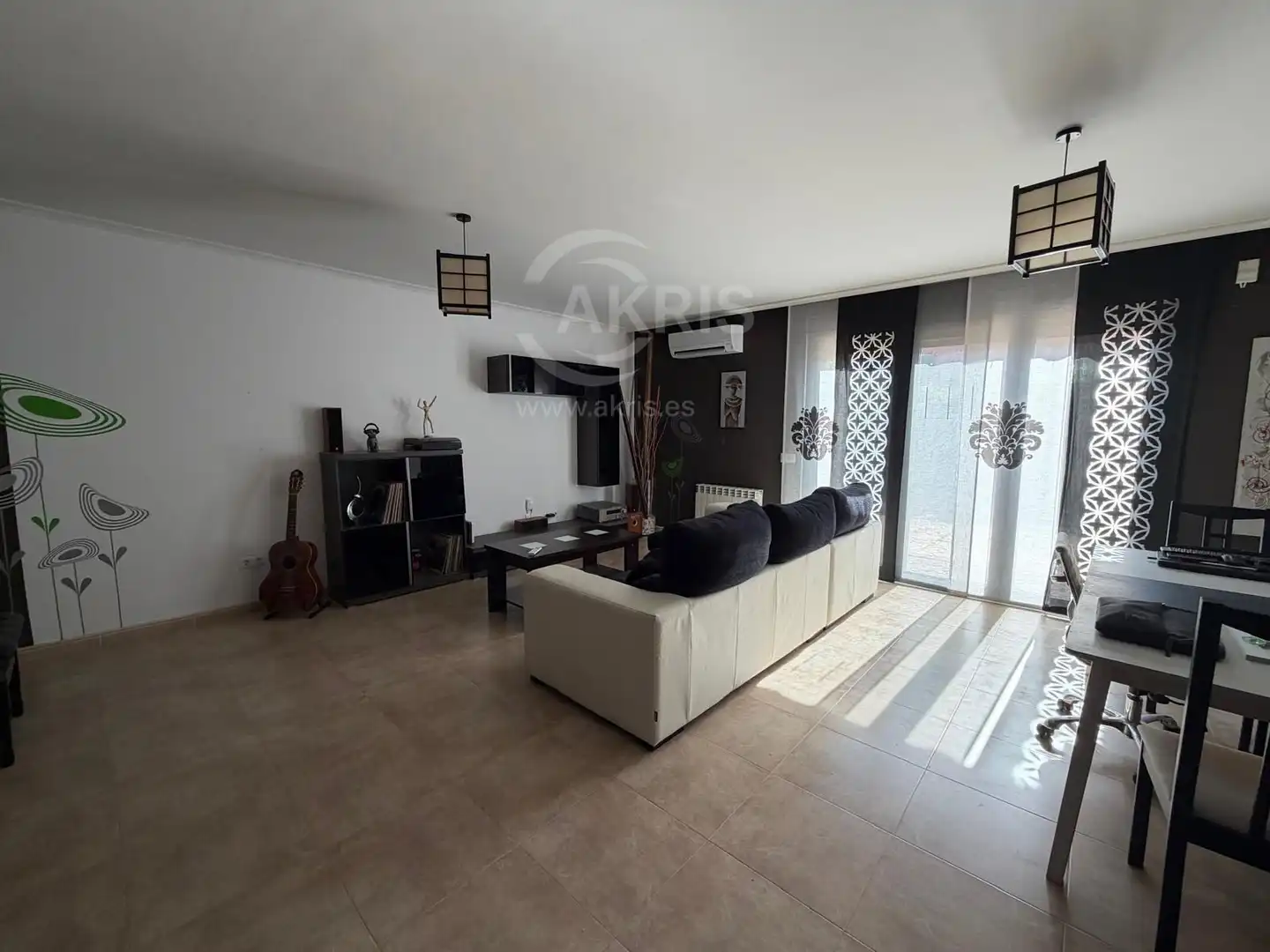 Sala d'estar de Casa adosada en venda en Ontígola amb Aire condicionat, Calefacció i Jardí privat