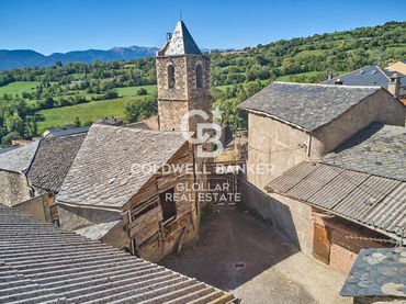 Casa rustica con balcone in vendita a Carrer de la Muntanya