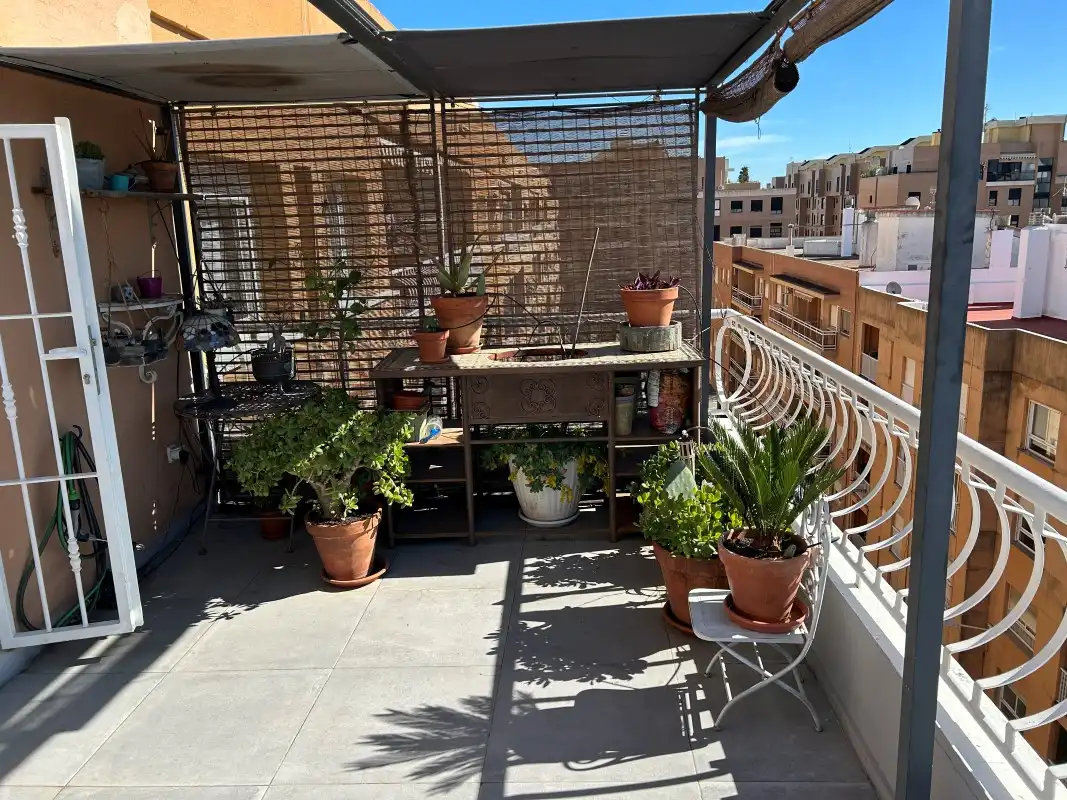 Terrasse von Dachboden zum Verkauf in Gandia mit Klimaanlage, Terrasse und Möbliert