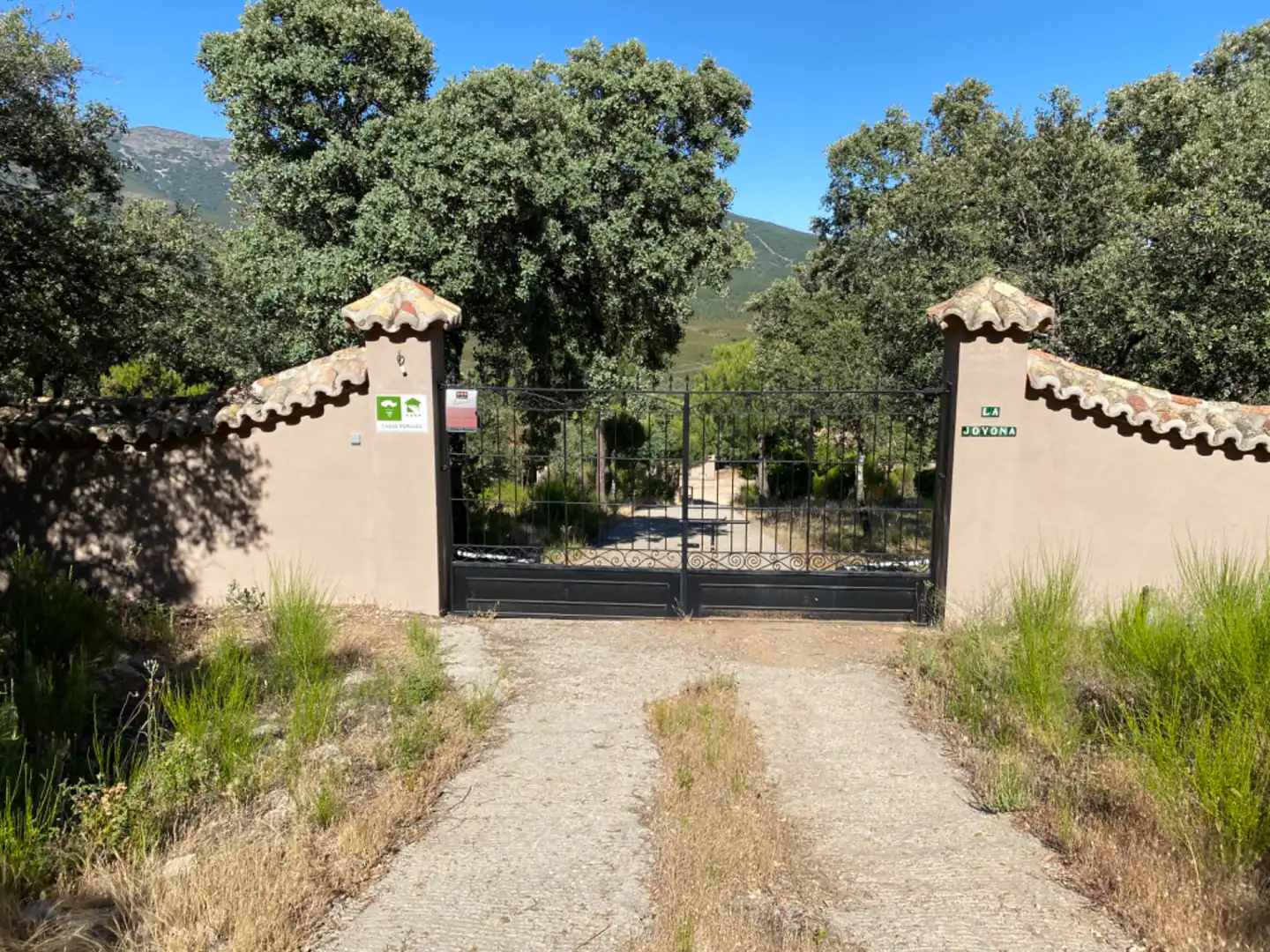 Vista exterior de Casa o chalet en venta en Los Navalucillos con Aire acondicionado, Calefacción y Jardín privado