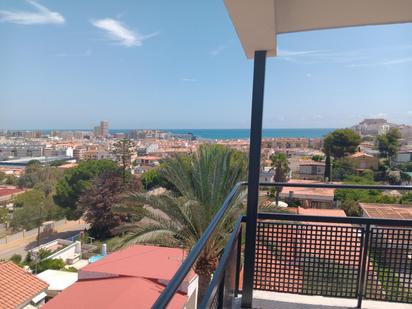 Vista exterior de Casa adosada en venda en Peñíscola / Peníscola amb Balcó