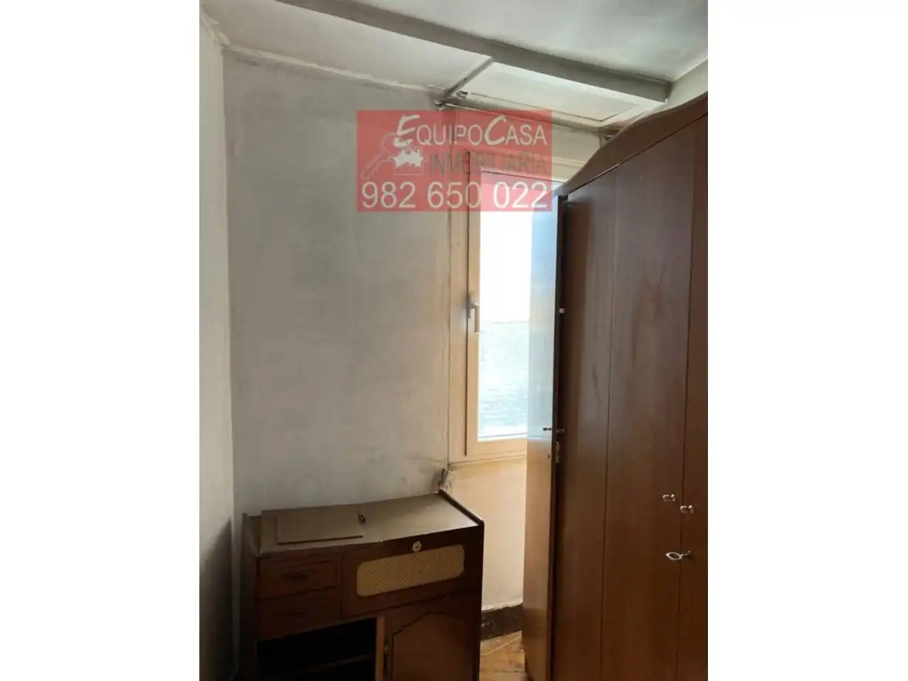 Habitación de Casa adosada en venta en Lugo con Terraza, Amueblado y Alarma