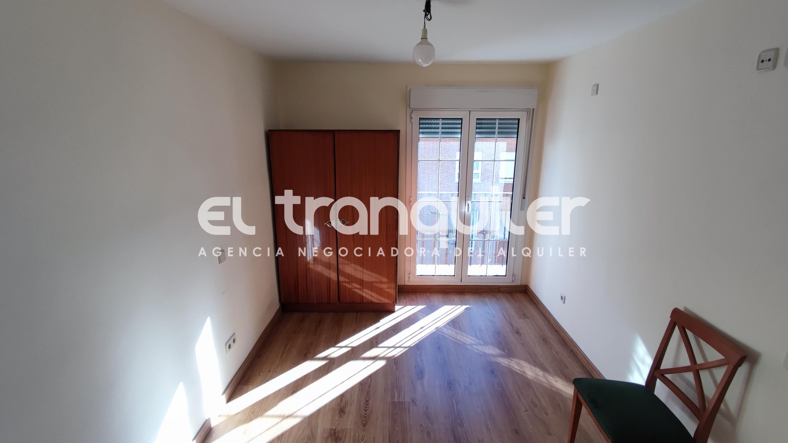 Bedroom of Flat for sale in  Madrid Capital  with Furnished and Washing machine