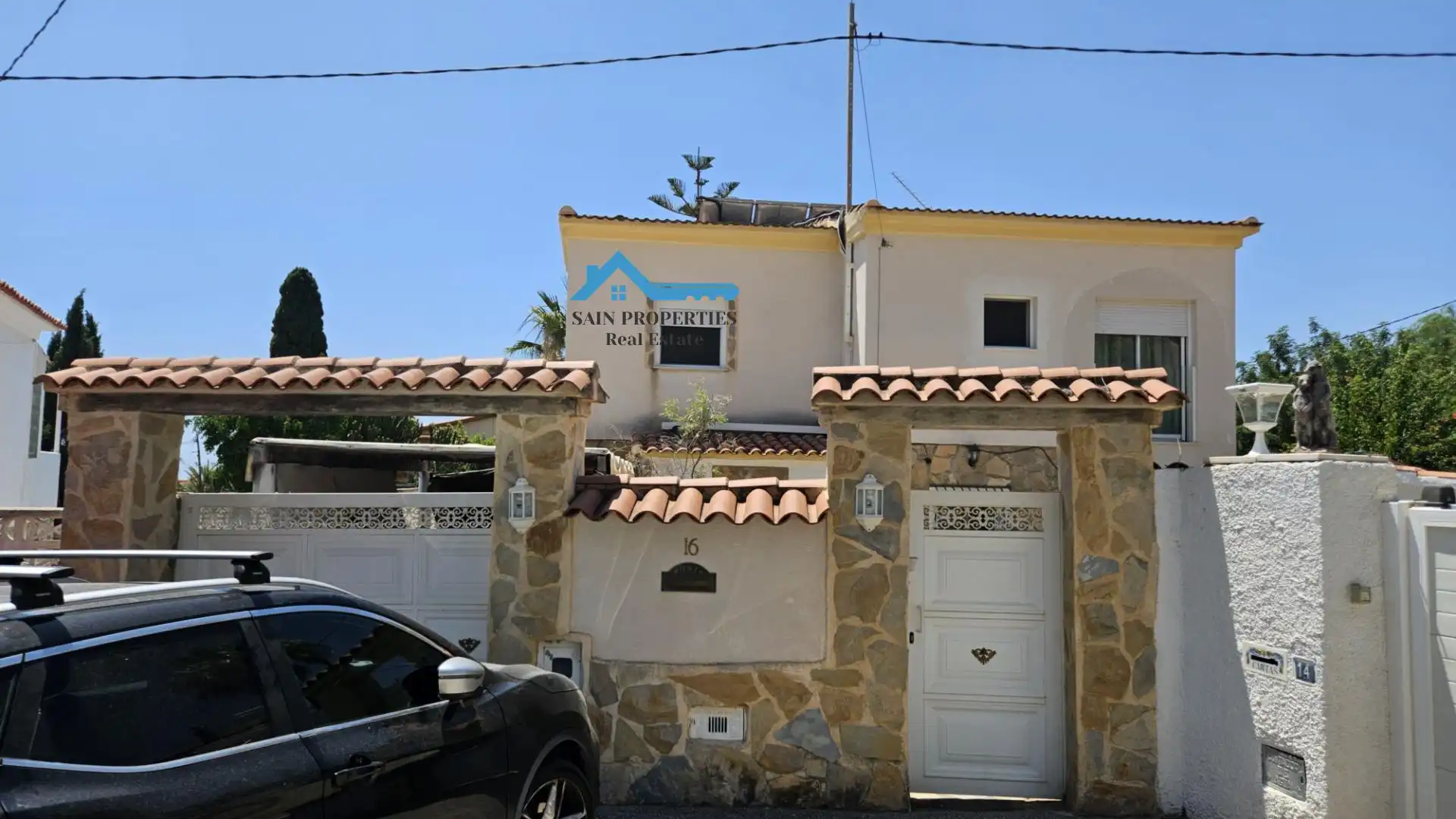 Vista exterior de Casa o xalet en venda en La Nucia amb Aire condicionat, Calefacció i Jardí privat
